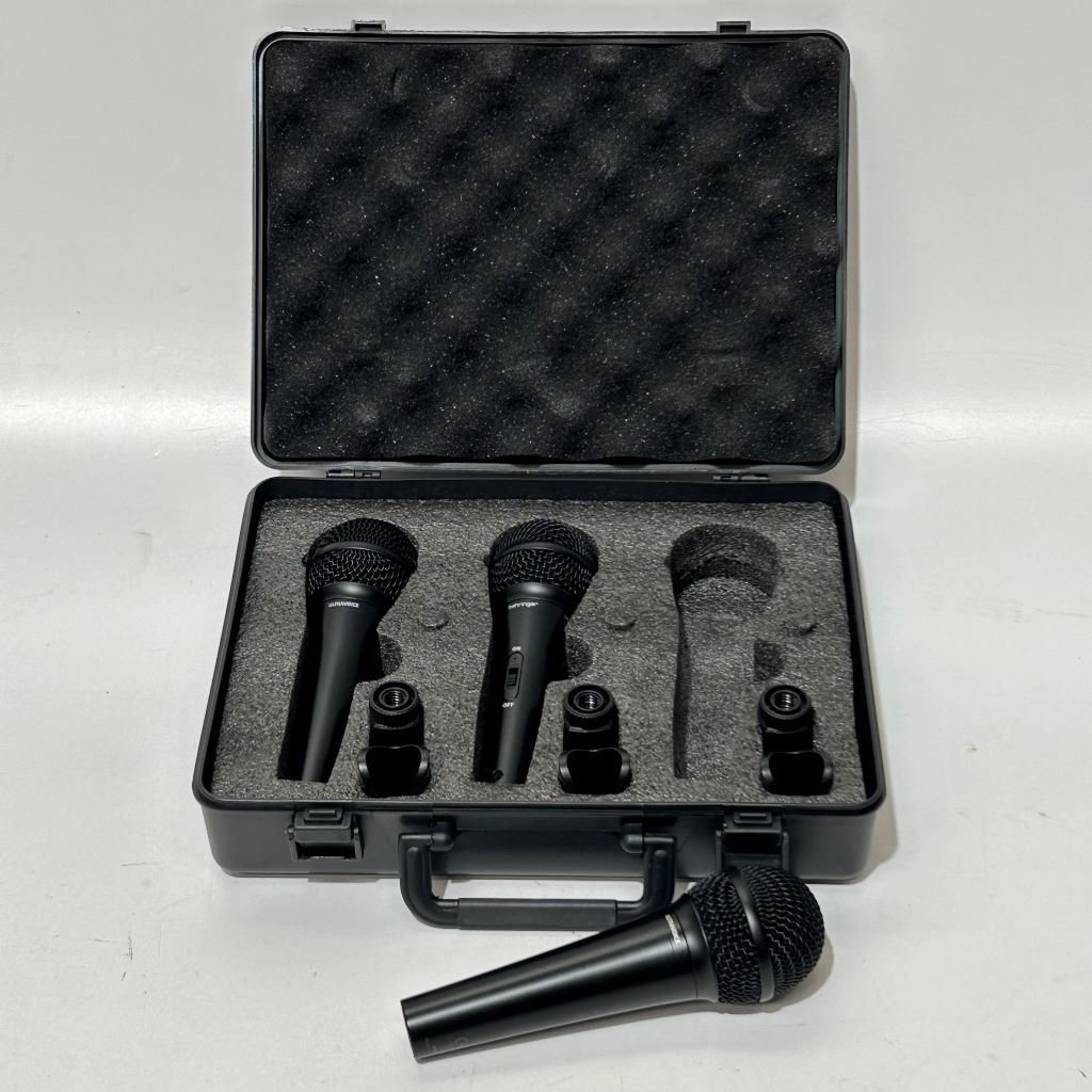 MICROPHONES, Behringer 3 Black in Hard Case